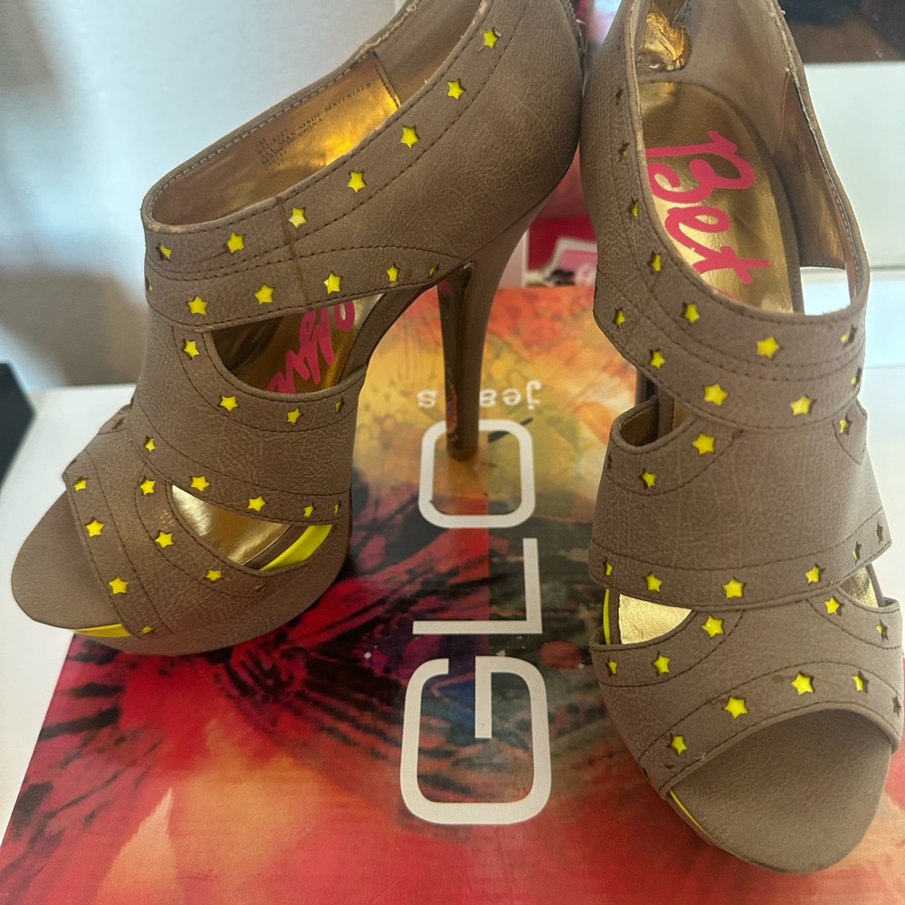 Vintage Glo Jeans Platform heels